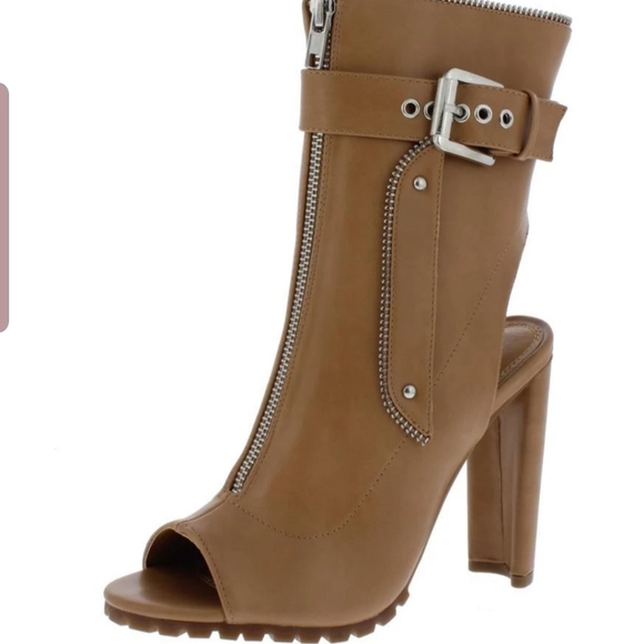 Cut out heel booties - Picture 1 of 5